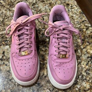 Nike Air Force 1 low-tops. Like new!